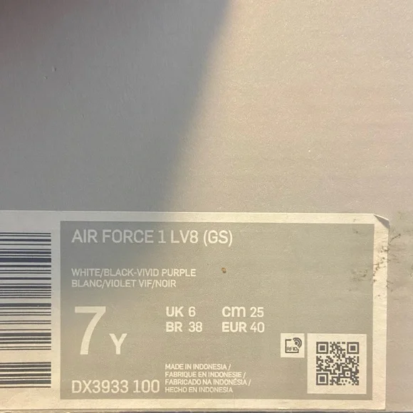 Nike Air Force 1 LV8 (GS) - Picture 9 of 10